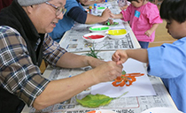 鳥取県倉吉市の倉吉幼稚園にて「枯葉のアート」のWSを開催